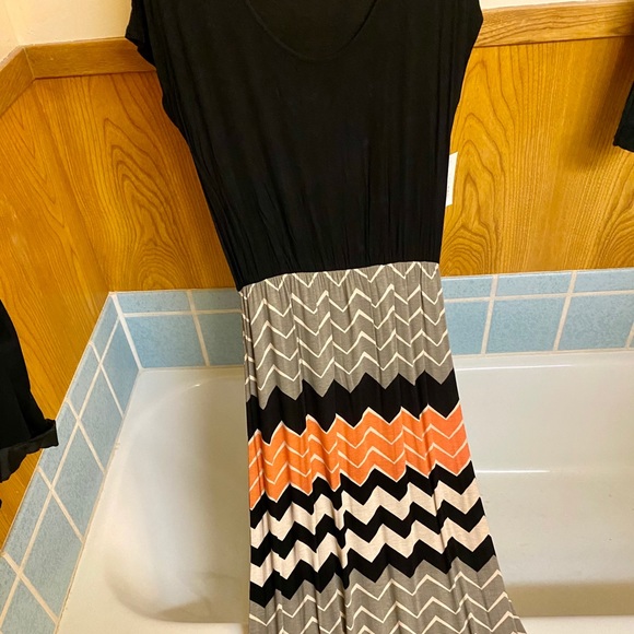 NWT ANA Short Sleeve Two Tone Maxi Dress - Picture 2 of 7